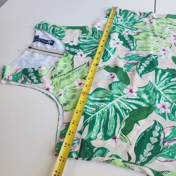 Casey Keys Tank Top Beach Vacation Tropical Print Cruise Palm Leaf Beige Green L - Picture 2 of 10